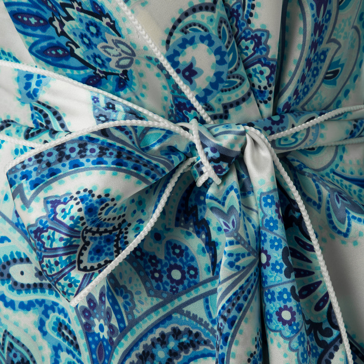 Paul Stuart blue and white paisley silk robe